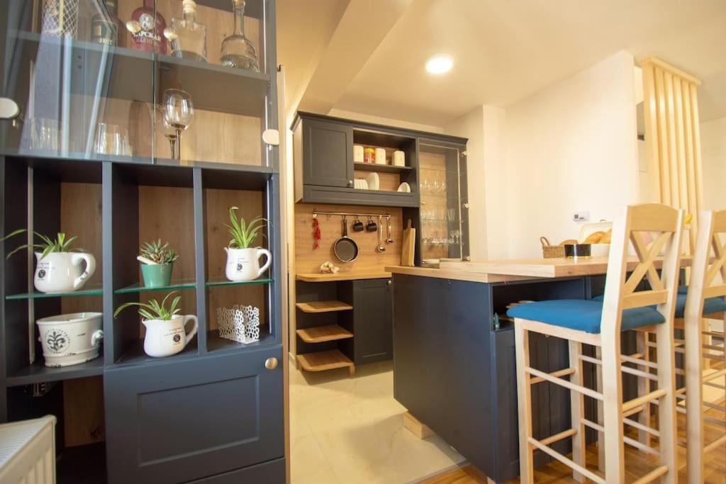 Spacious, And Luxury Flat With Great View! *