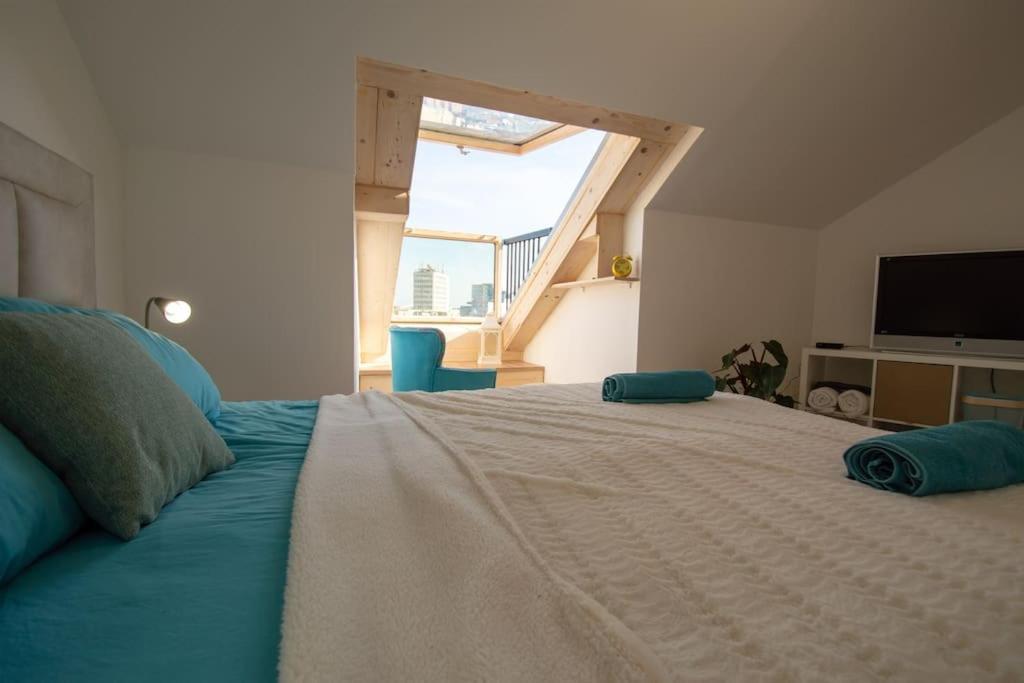 Spacious, And Luxury Flat With Great View!